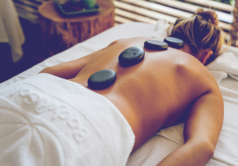 Massage aux Pierres Chaudes